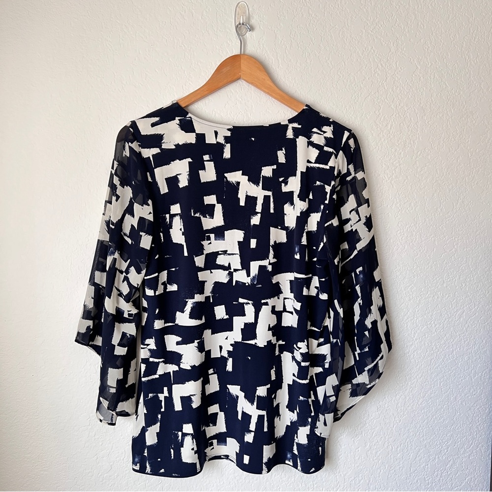 Alfani Retro Geometric Pattern V-Neck Blouse Size Large Petites - Picture 4 of 5